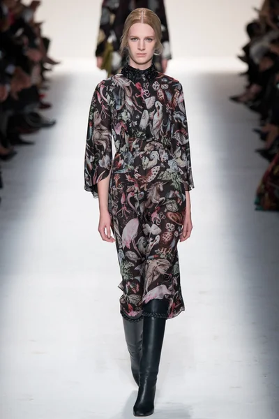 Look 37